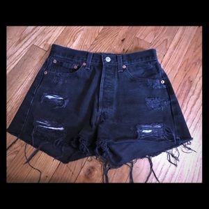 Levi’s high rise 501 cut off shorts size 28
